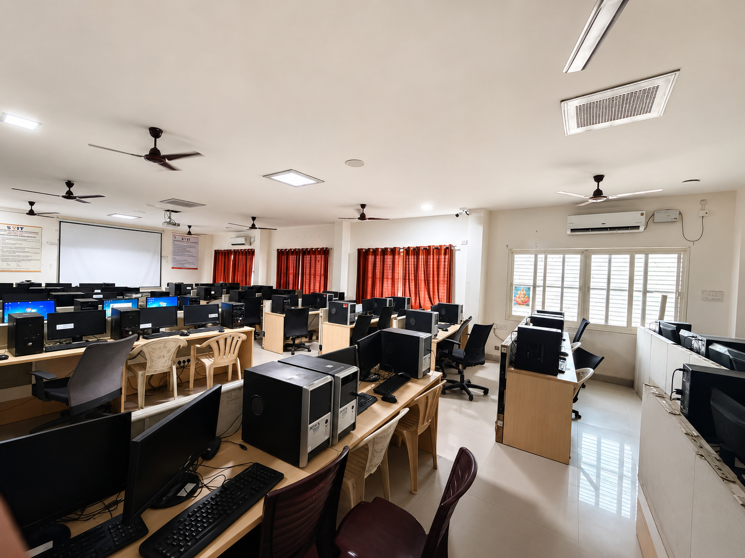 SVIT Computer Lab view 4